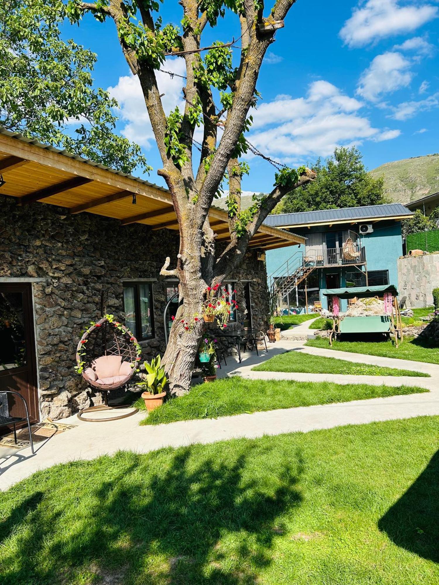 Tsotne's Kingdom Apartment